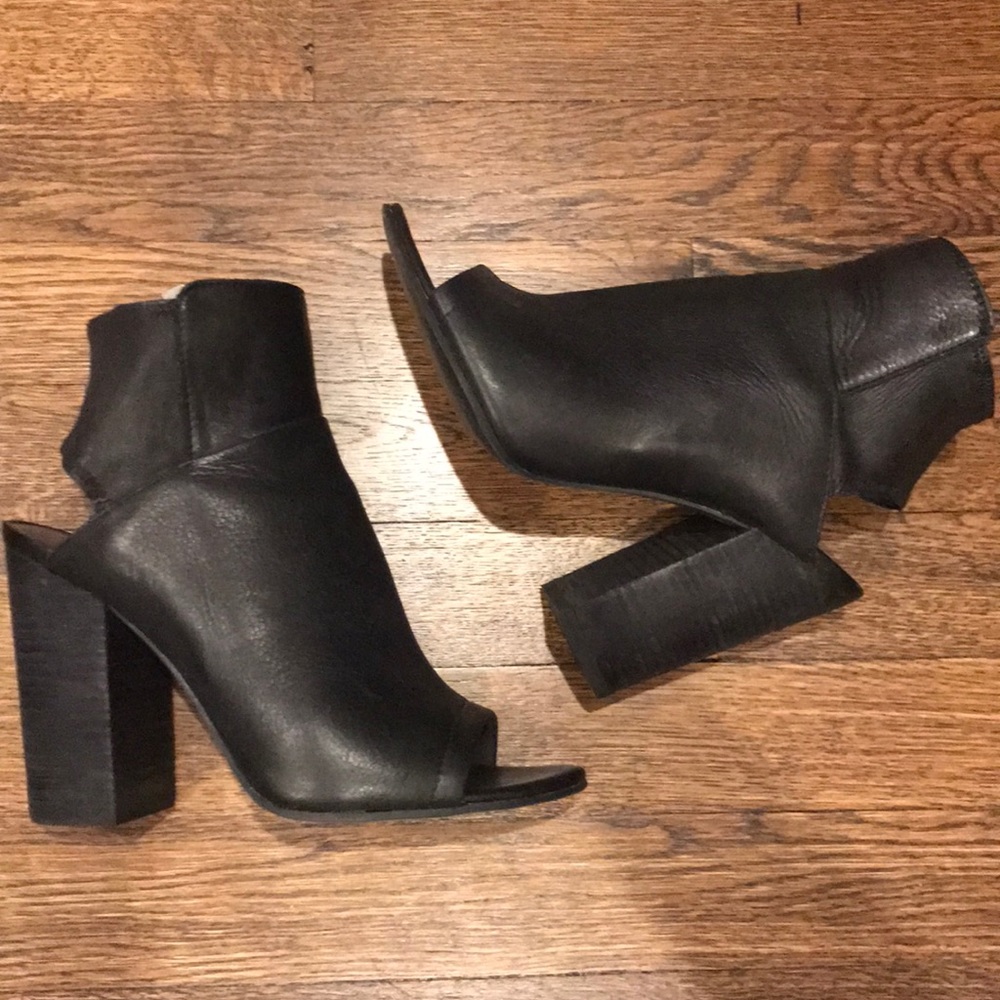 Dolce Vita Ankle ZIP Heels